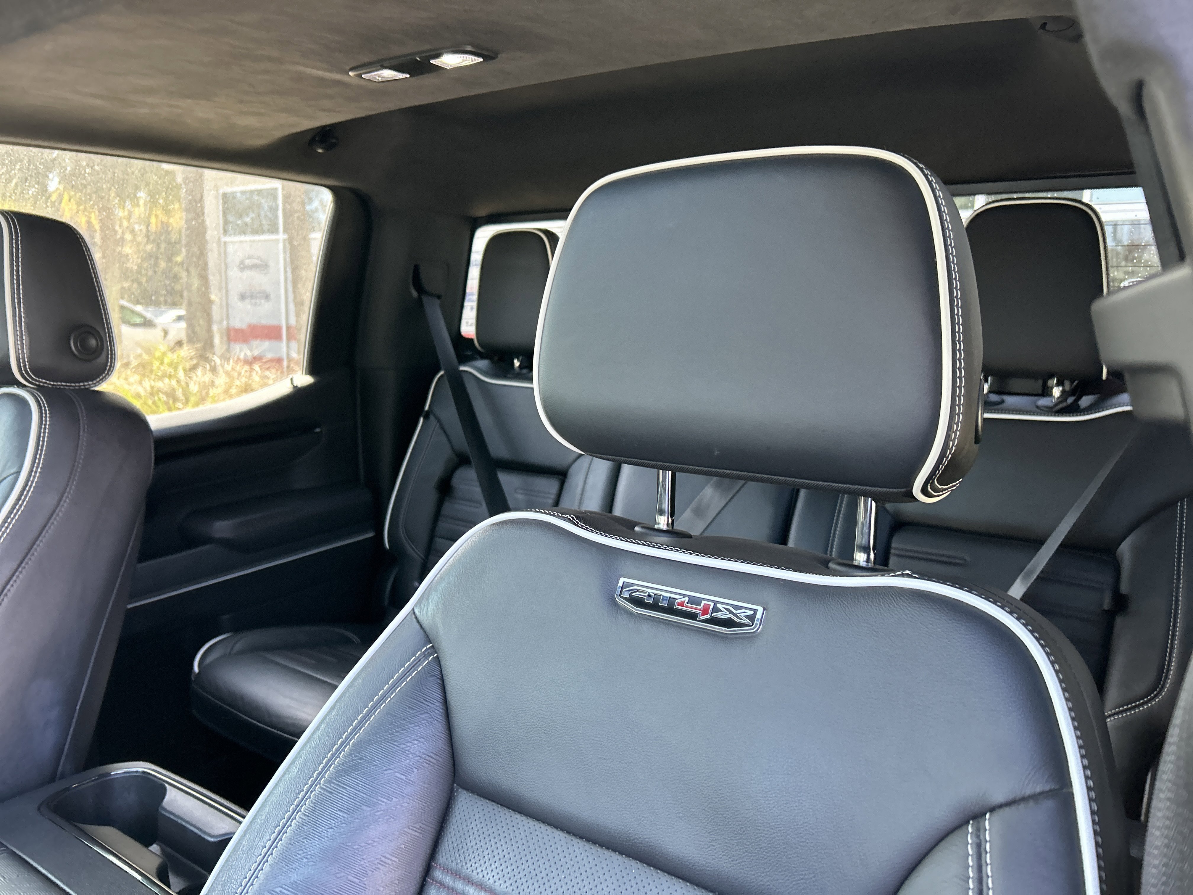 Used 2022 GMC Sierra 1500 AT4X image 13