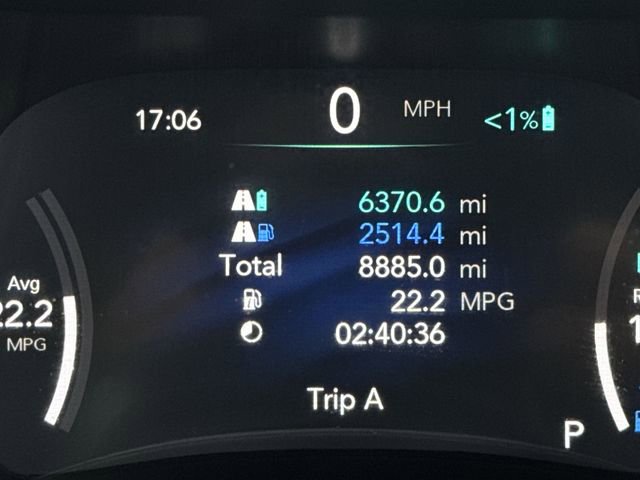 Used 2021 Chrysler Pacifica Limited w/ Uconnect Theater Family Group image 12