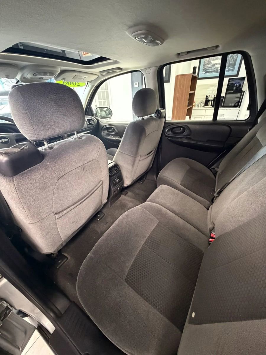 Used 2008 Chevrolet TrailBlazer LT w/ Sun And Sound Package image 11