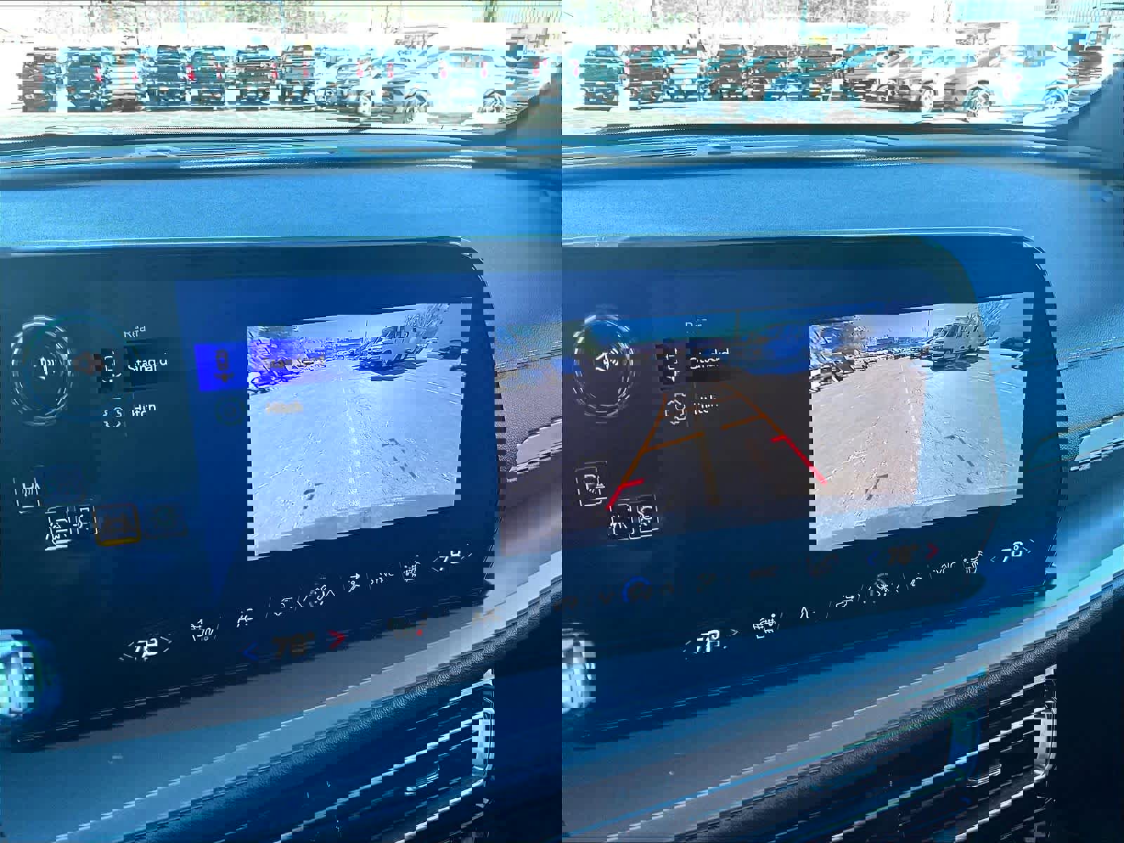 Used 2025 Chevrolet Traverse LT image 19