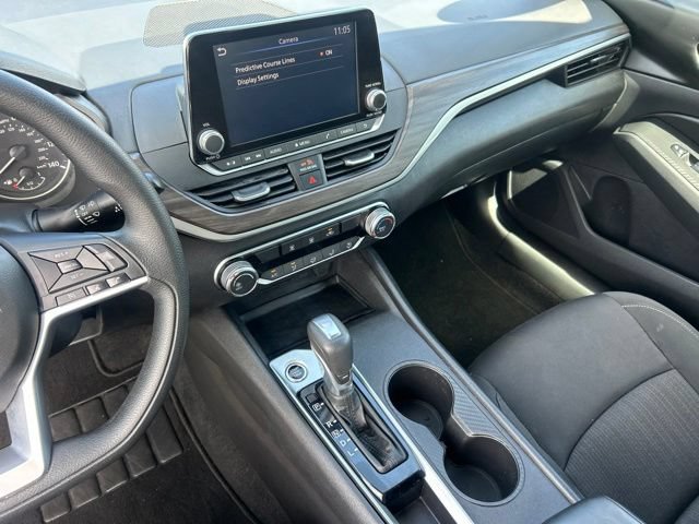Used 2025 Nissan Altima 2.5 SV FWD image 30