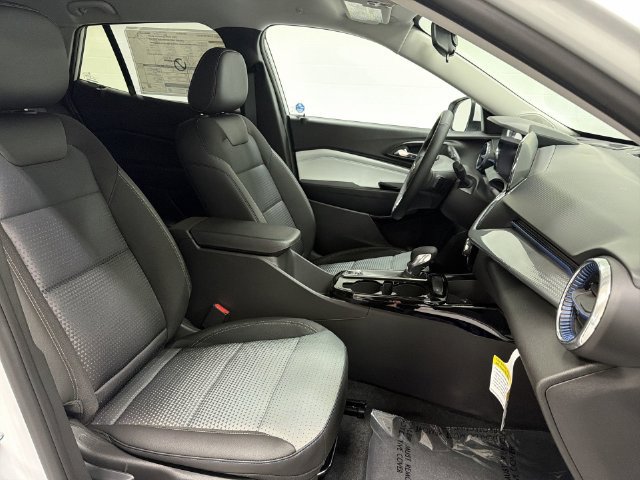 New 2026 Chevrolet Trax LT w/ LT Convenience Package FWD image 18