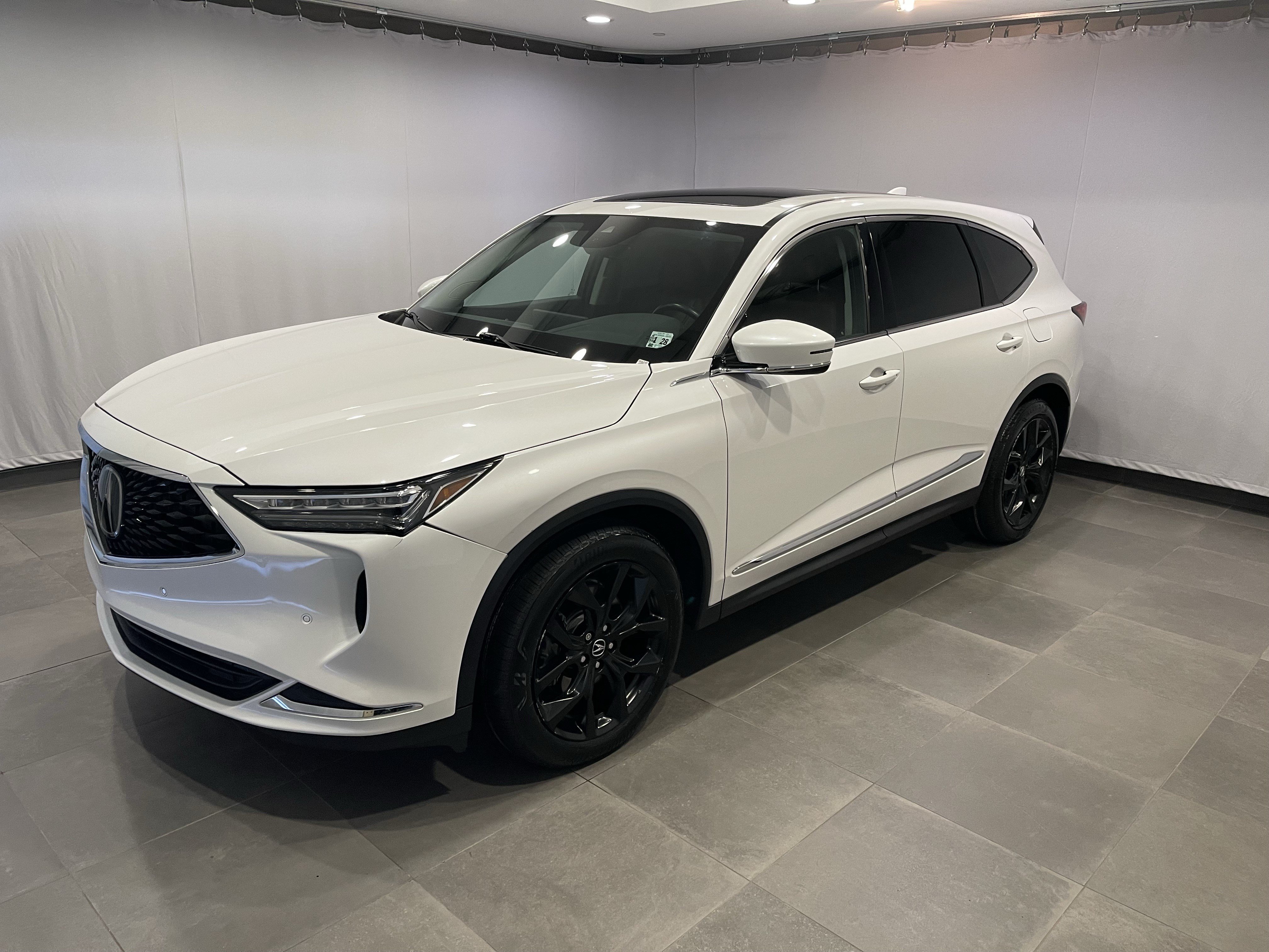 Used 2023 Acura MDX w/ Technology Package AWD/4WD image 3