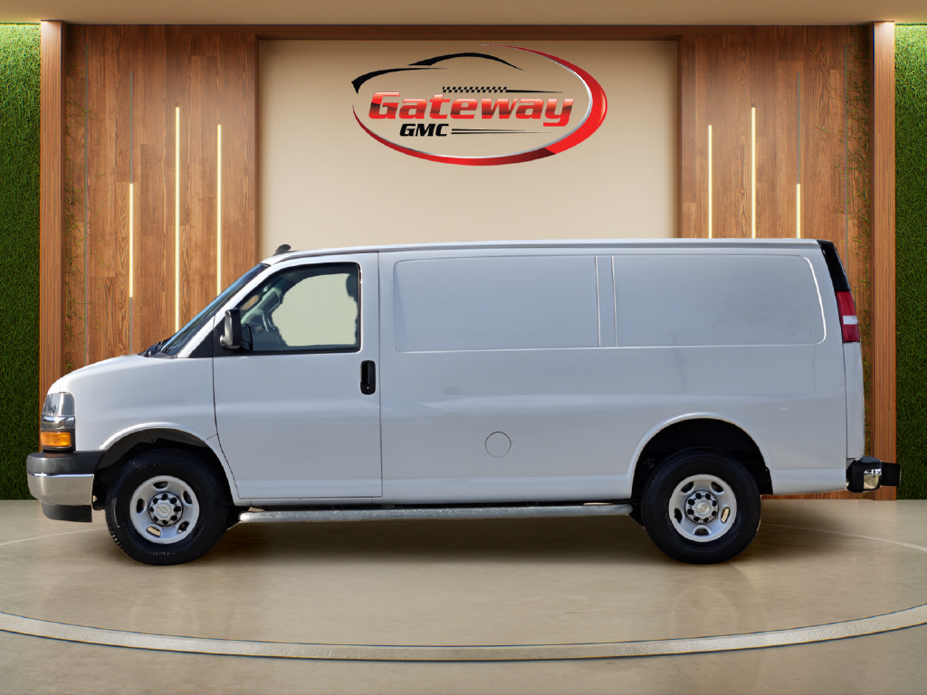 Used 2022 Chevrolet Express 2500 w/ Driver Convenience Package RWD image 8