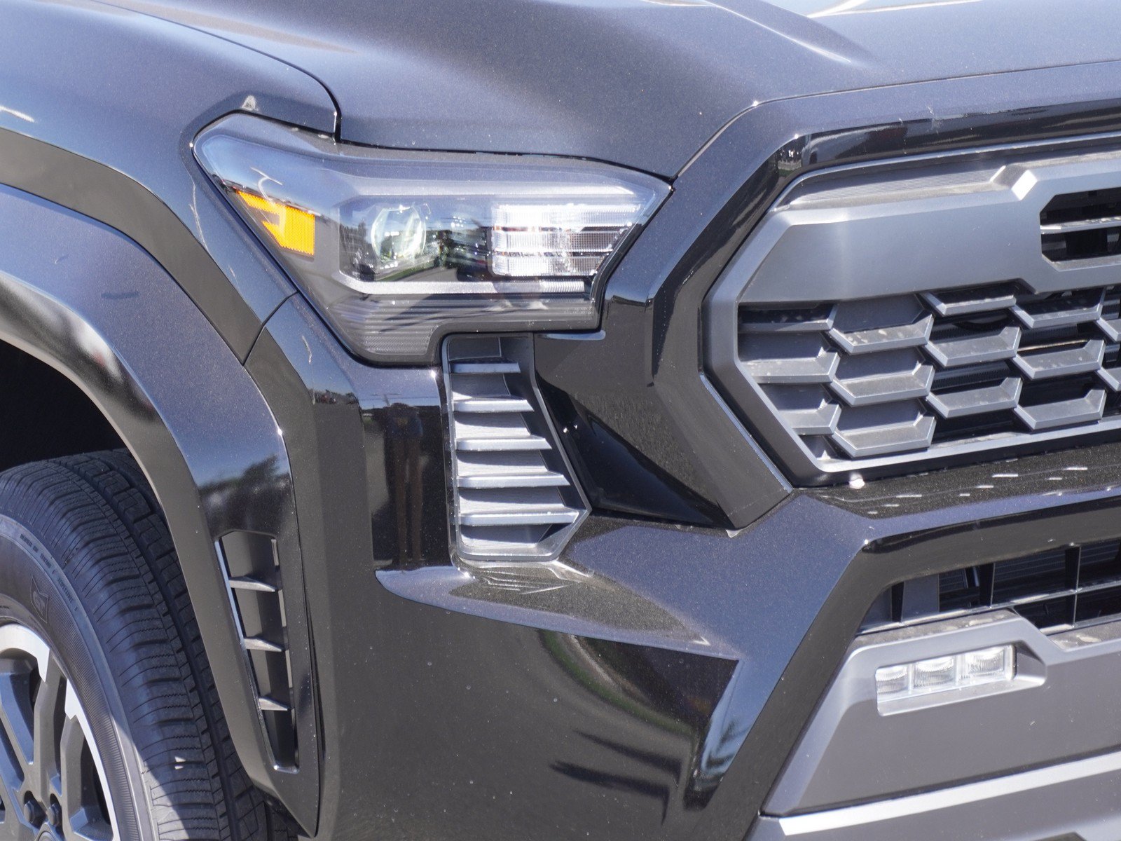 New 2026 Toyota Tacoma TRD Sport AWD/4WD image 3