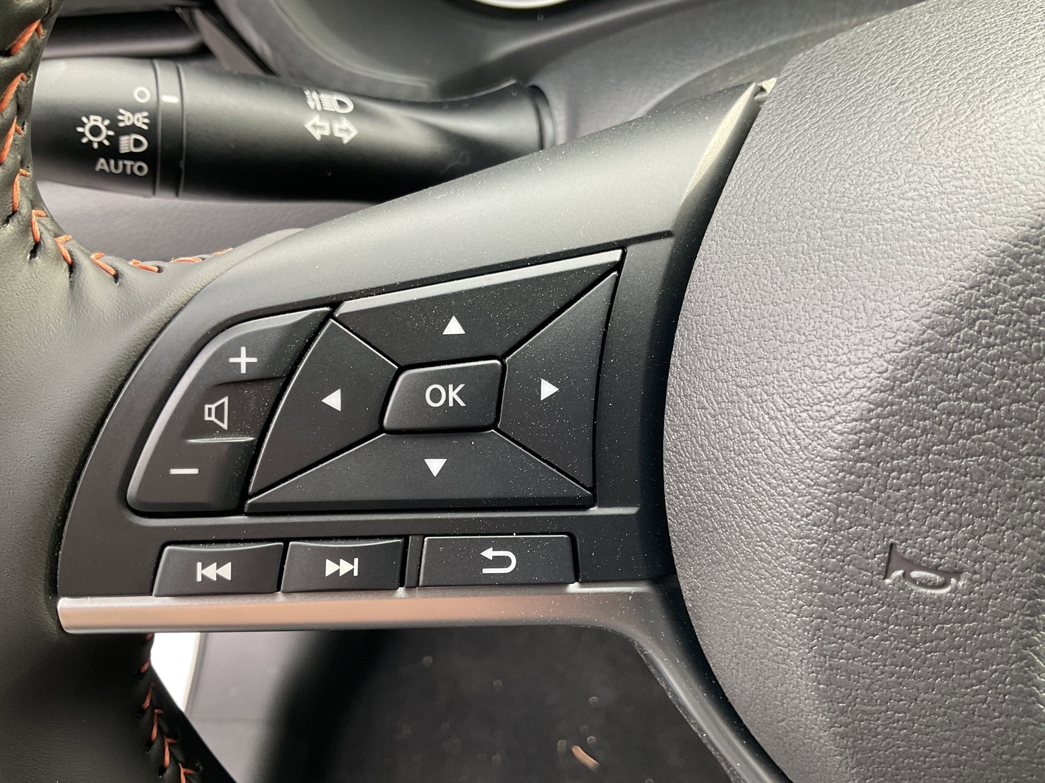 Used 2025 Nissan Sentra SR image 30