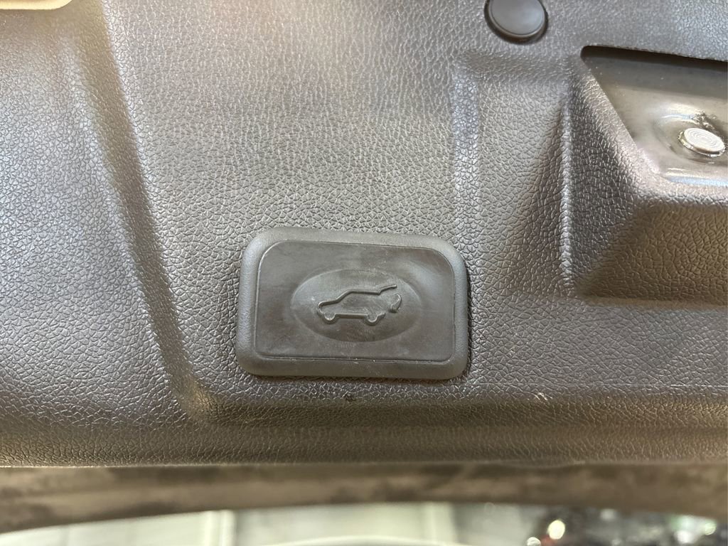 Used 2016 Chevrolet Traverse LT image 14