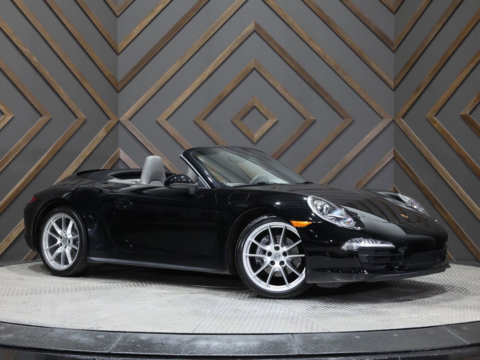 Used 2013 Porsche 911 Carrera image 18
