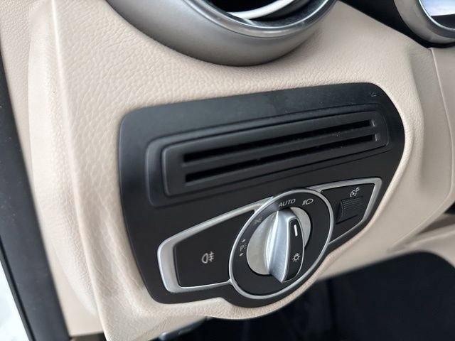 Used 2022 Mercedes-Benz GLC 300 w/ Premium Package Lite image 23