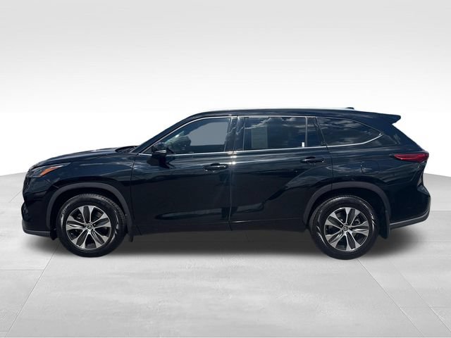 Used 2021 Toyota Highlander XLE AWD/4WD video 2