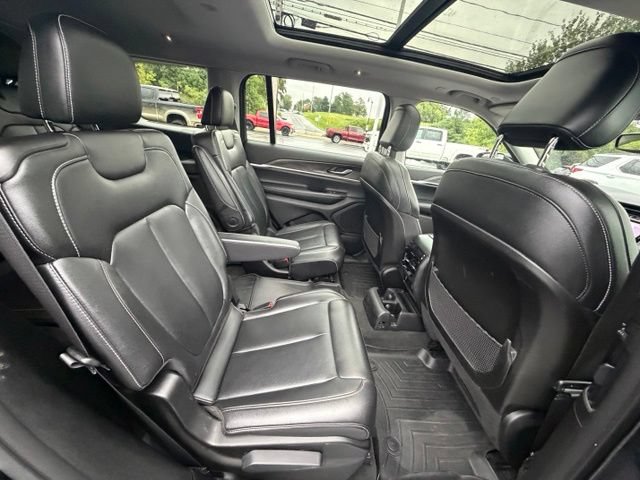 Used 2023 Jeep Grand Cherokee L Limited AWD/4WD image 38