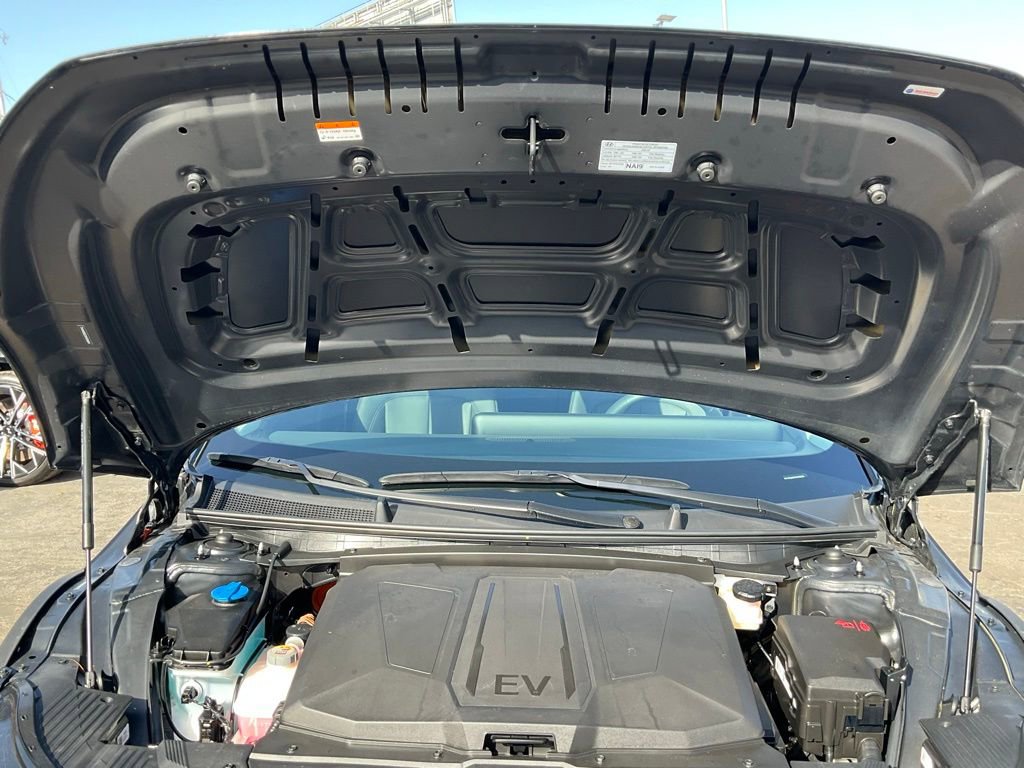 Used 2025 Hyundai Ioniq 5 SEL image 13