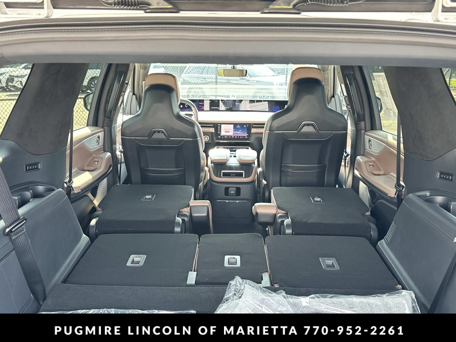 New 2027 Lincoln Navigator L Black Label AWD/4WD image 18