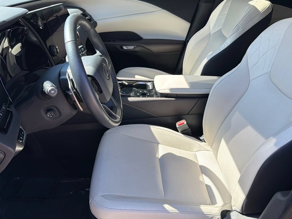Used 2024 Lexus RX 350 FWD w/ Technology Package image 20