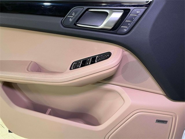 Used 2022 Porsche Macan w/ Premium Package Plus image 37