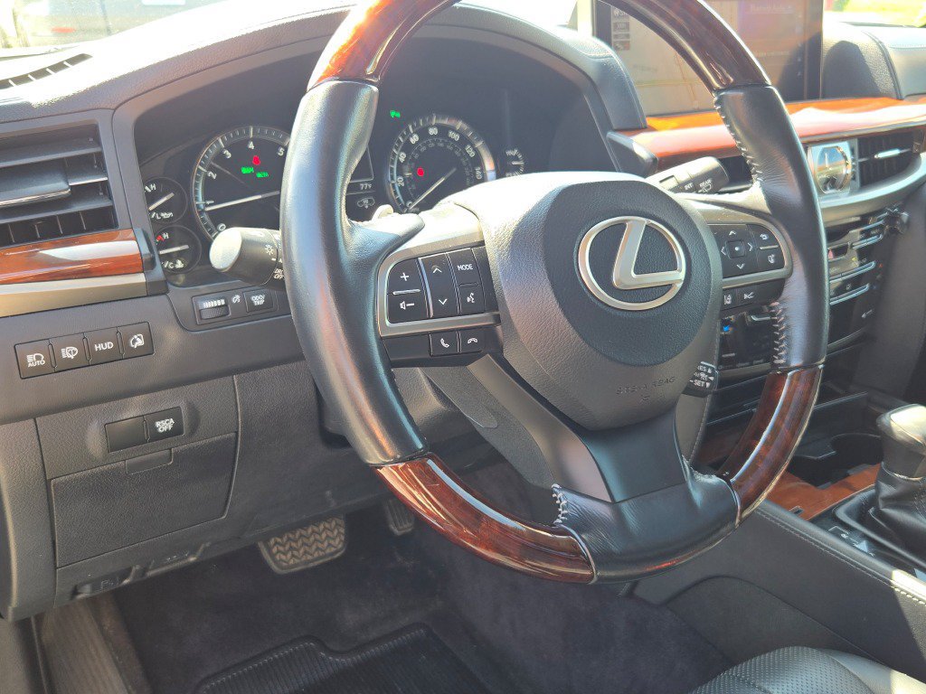 Used 2017 Lexus LX 570 4WD image 39
