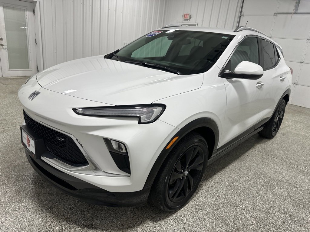 Used 2024 Buick Encore GX Sport Touring image 5