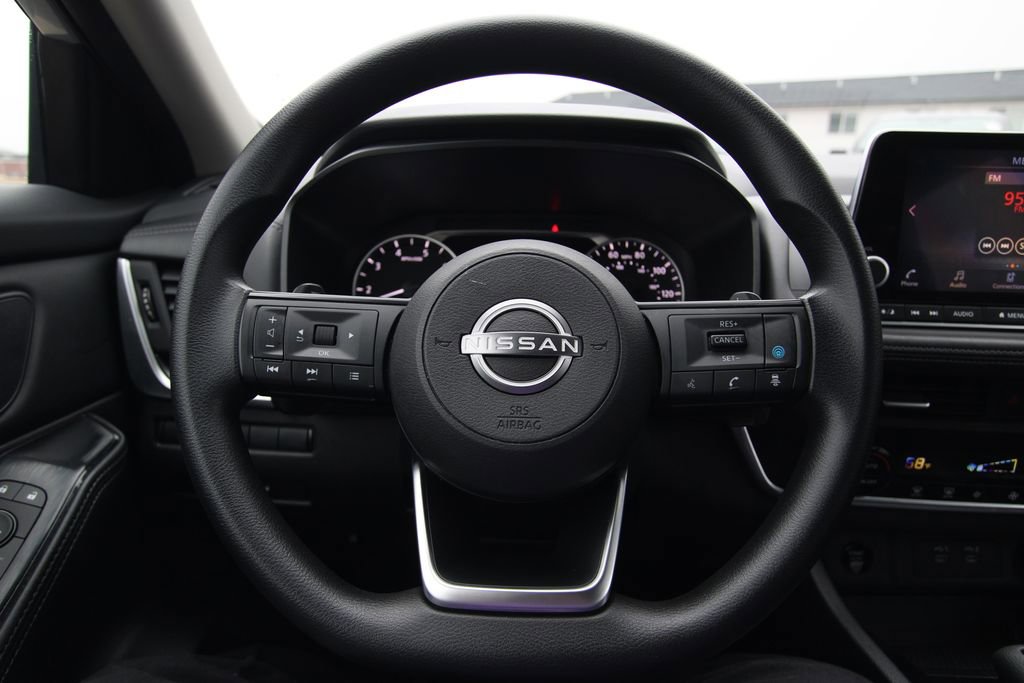 Used 2024 Nissan Rogue SV image 17