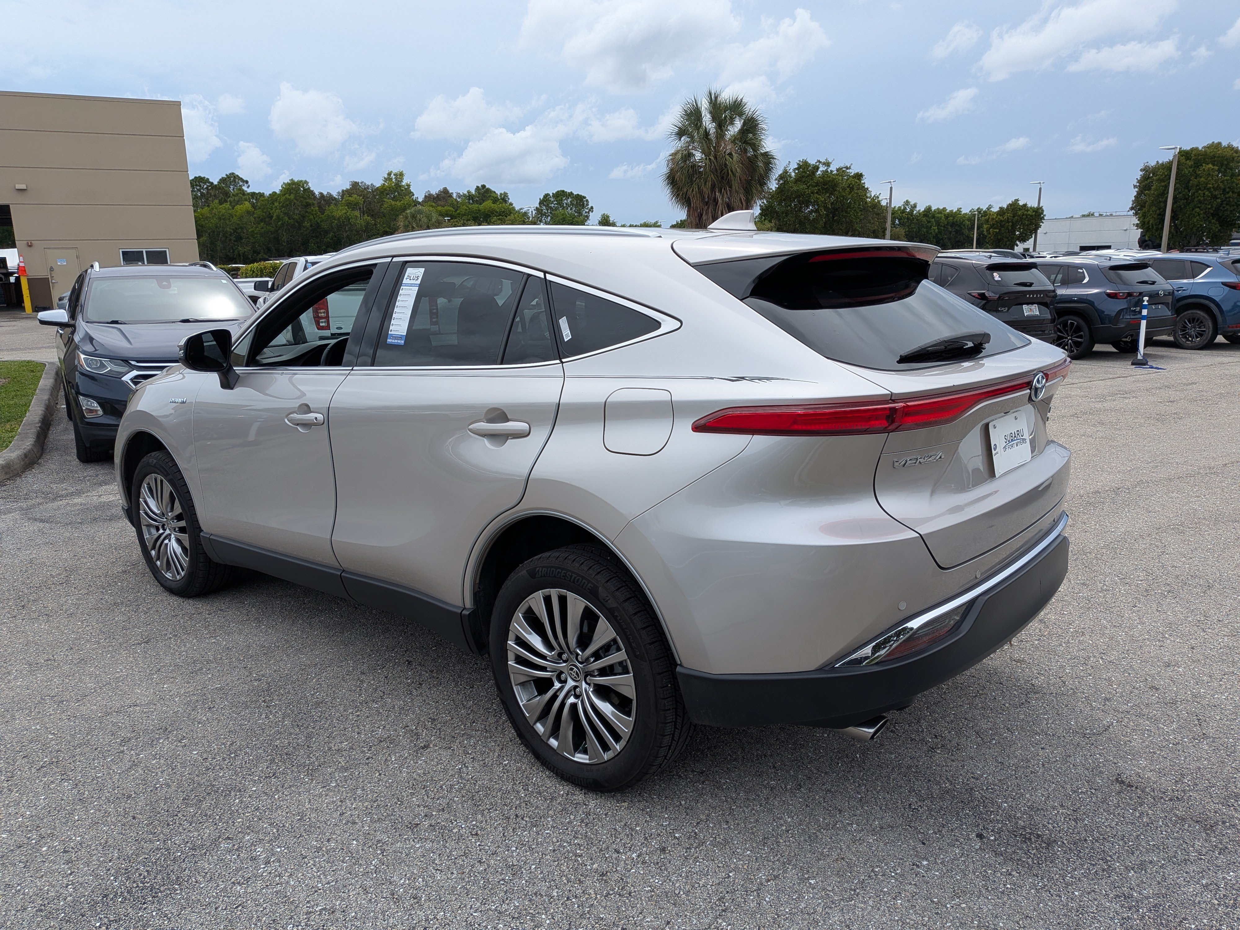 Used 2021 Toyota Venza Limited AWD/4WD image 6