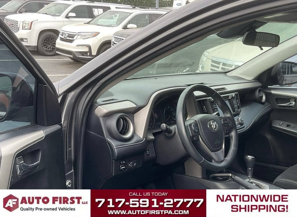 Used 2018 Toyota RAV4 XLE AWD/4WD image 4