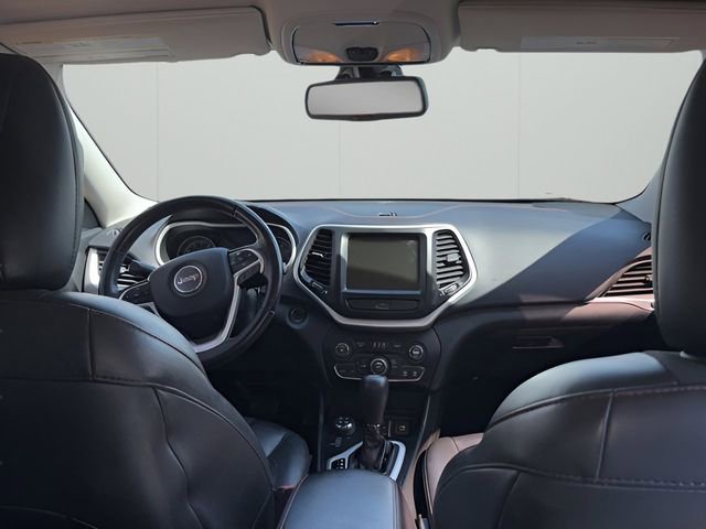 Used 2015 Jeep Cherokee Trailhawk w/ Cold Weather Group image 17