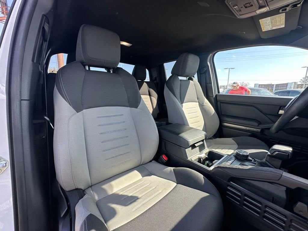 Used 2024 Toyota Tacoma TRD Off-Road image 30