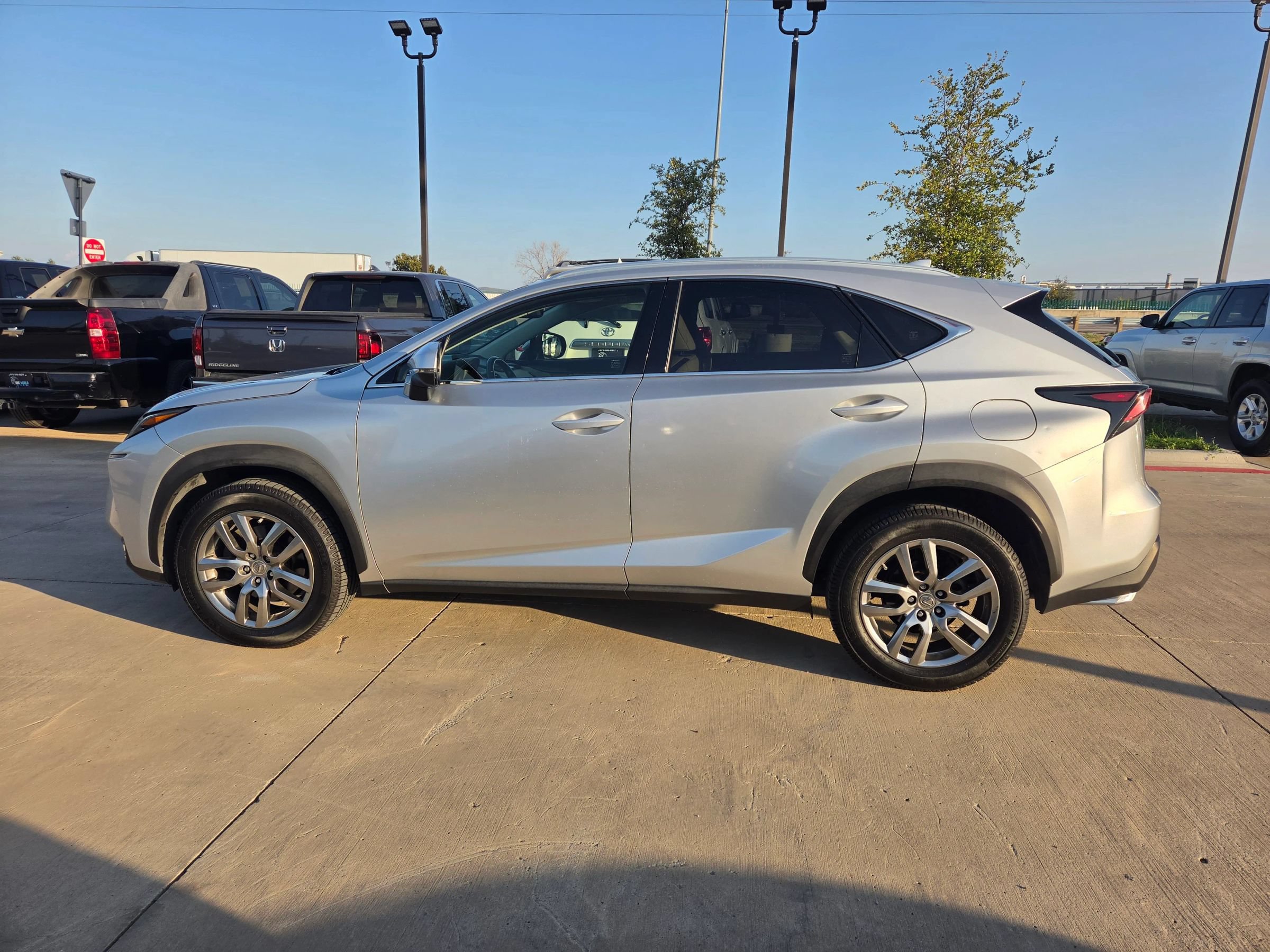 Used 2015 Lexus NX 200t FWD w/ Premium Package image 13