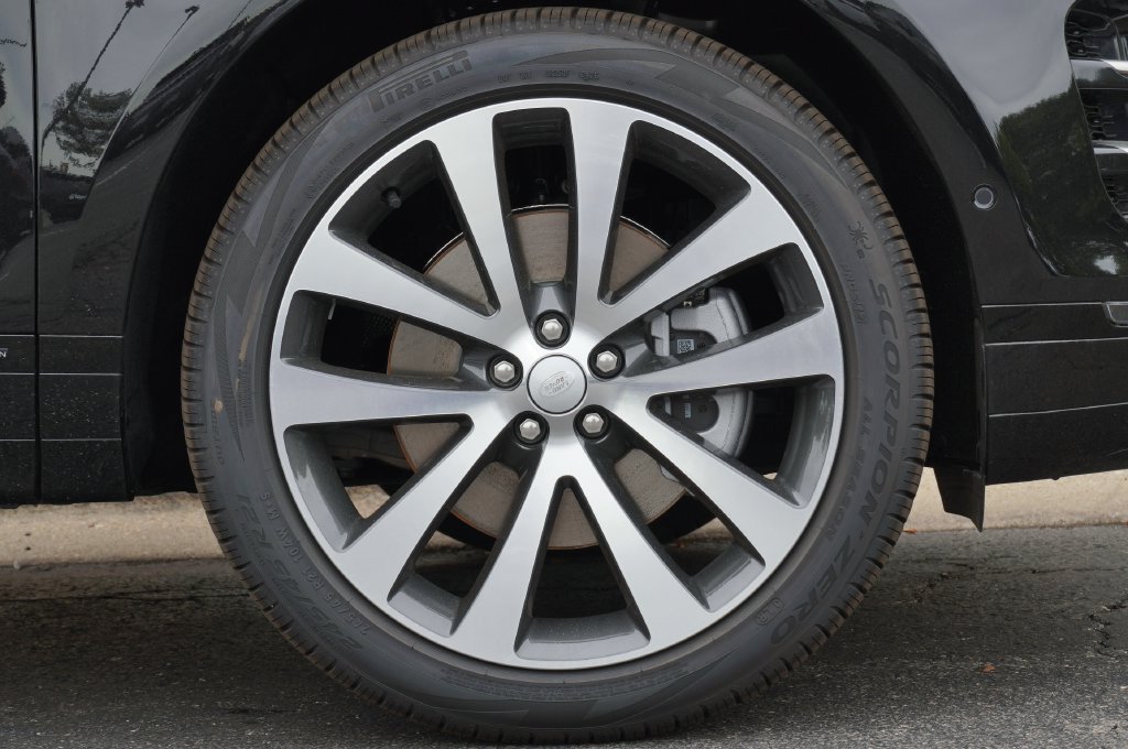 New 2026 Land Rover Range Rover Evoque Hoxton AWD/4WD image 8