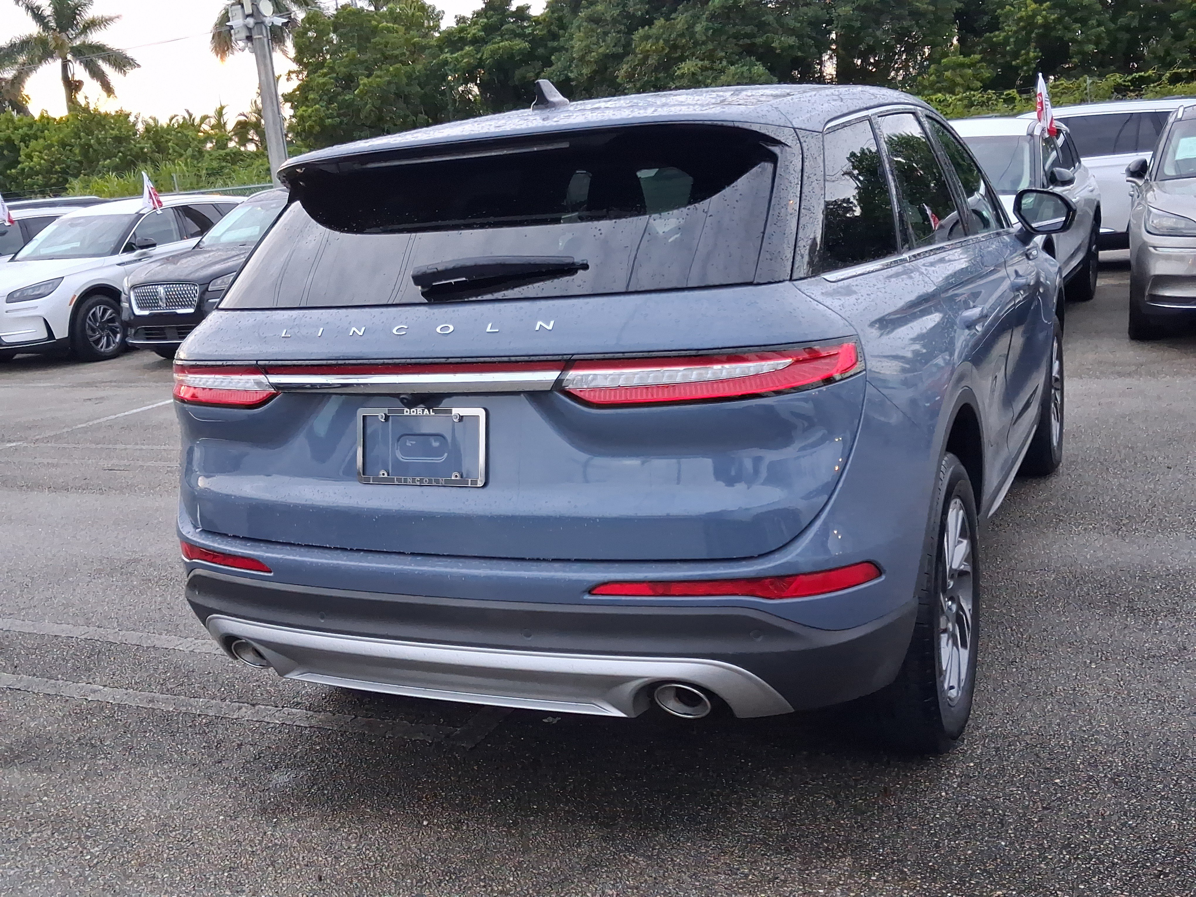 Certified 2025 Lincoln Corsair FWD image 4