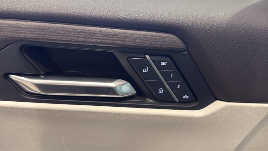 Used 2024 GMC Acadia Denali image 24