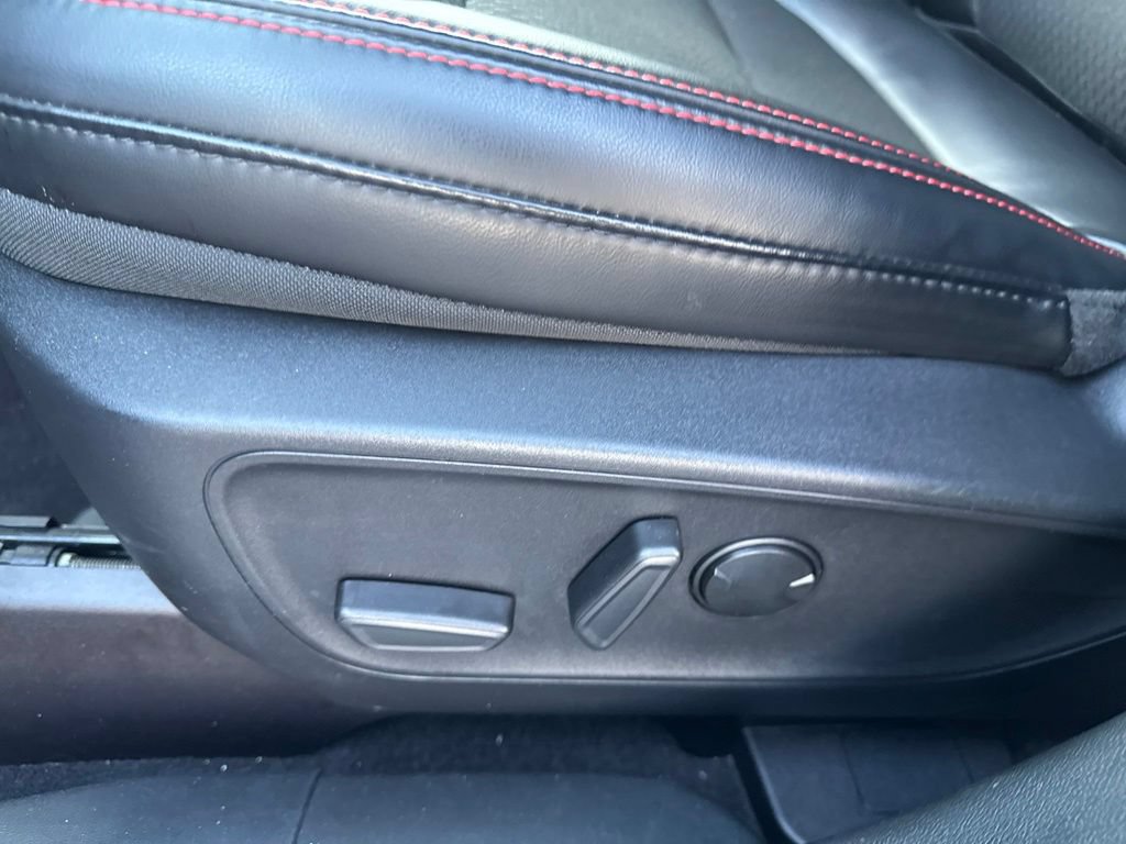 Certified 2025 Ford Escape ST-Line Select AWD/4WD image 13