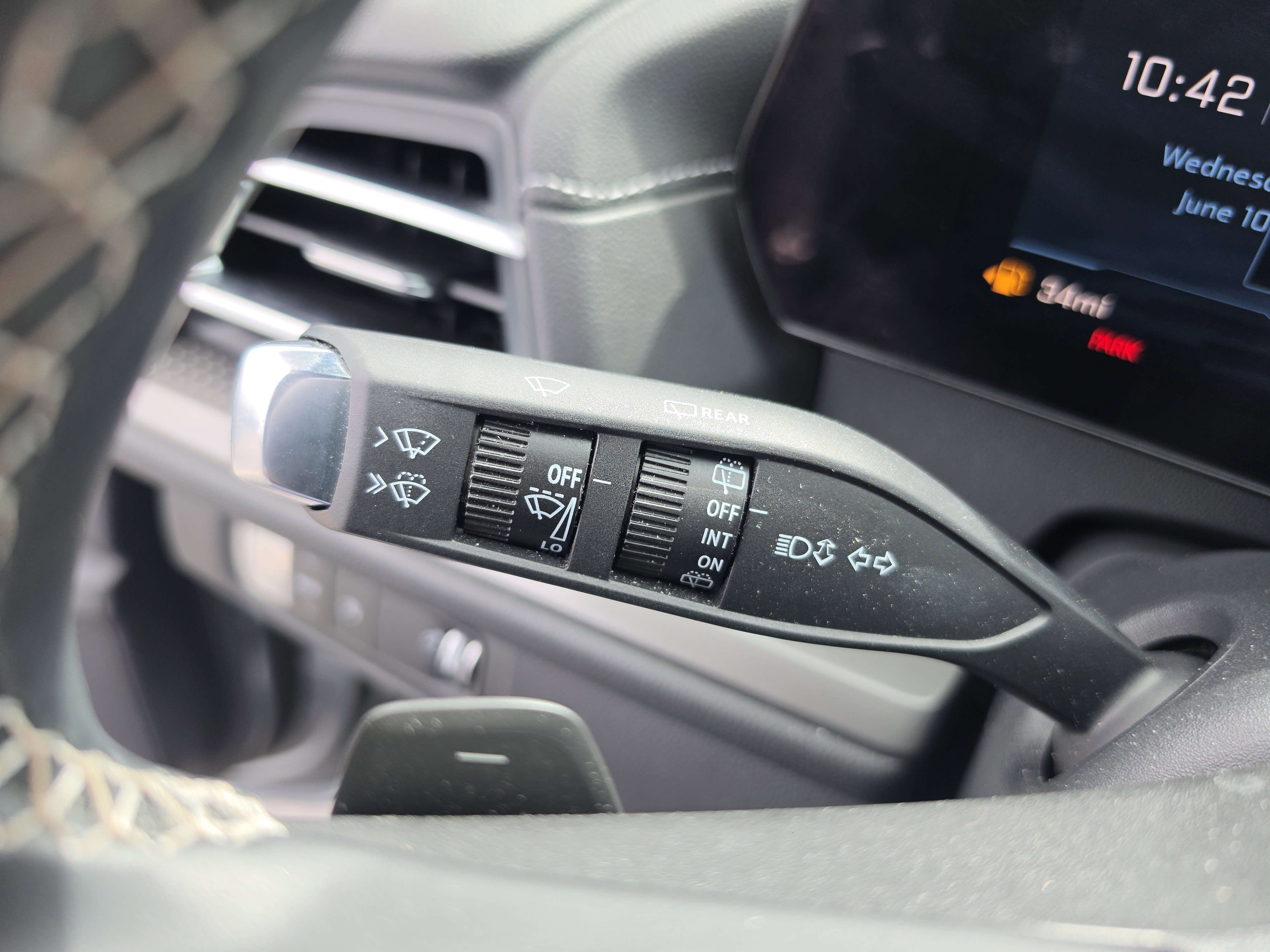 Certified 2026 Chevrolet Traverse LT FWD image 25