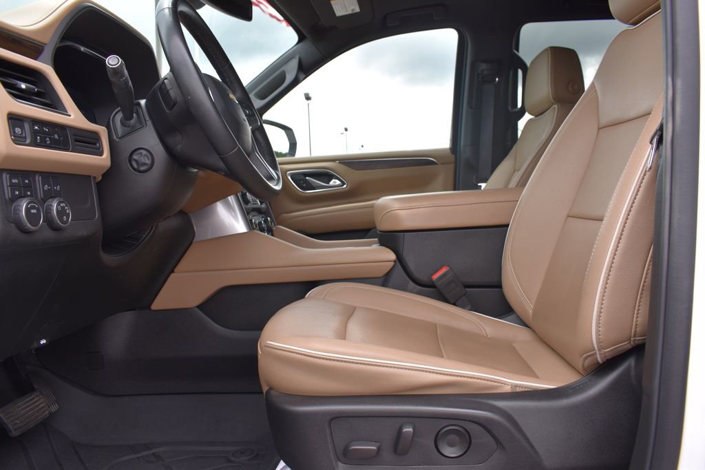 Used 2024 Chevrolet Tahoe Premier AWD/4WD image 4