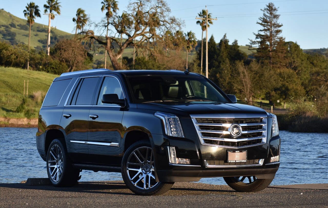 Used 2015 Cadillac Escalade Premium image 2