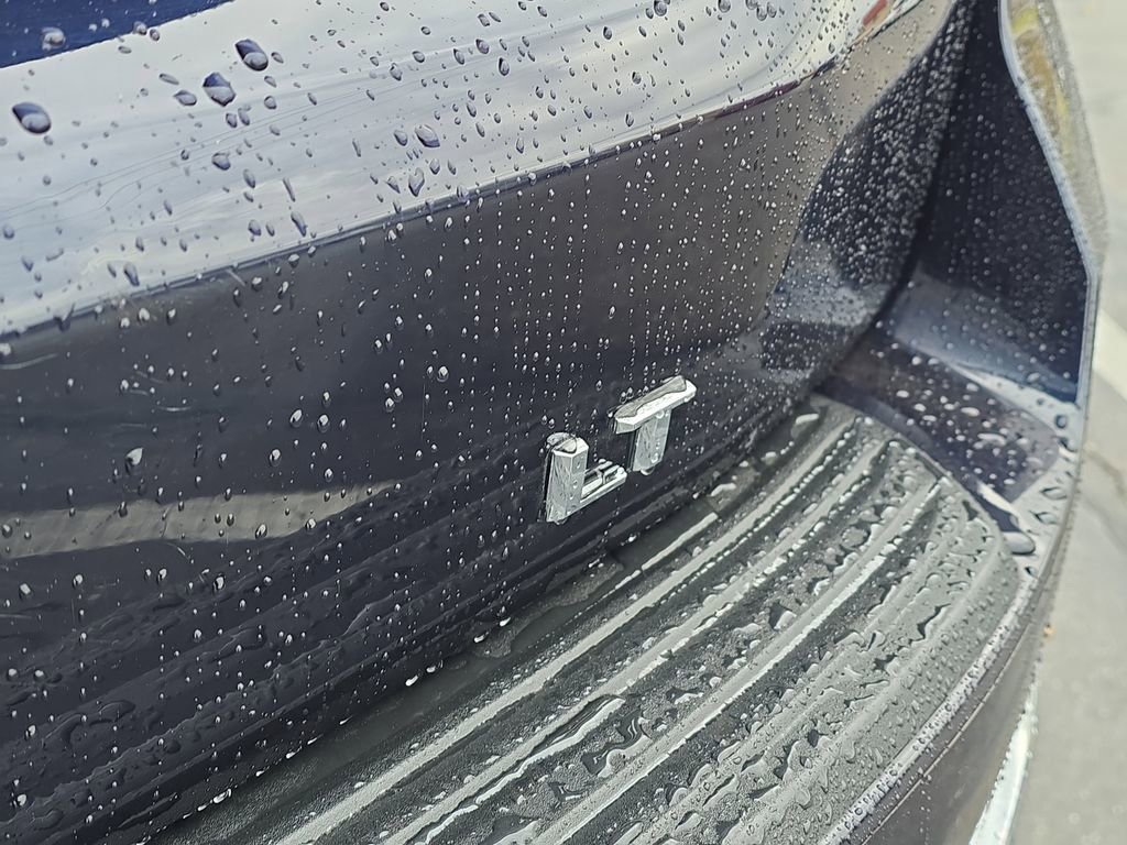 Used 2023 Chevrolet Suburban LT w/ LT Signature Plus Package image 7