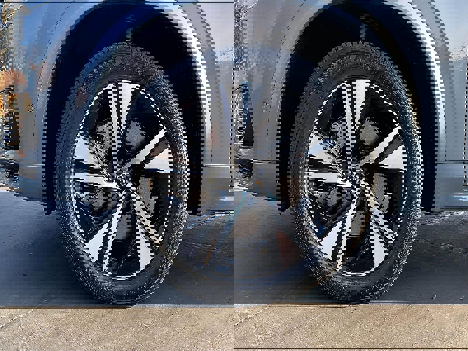 Used 2023 Volvo XC90 T8 Plus image 12