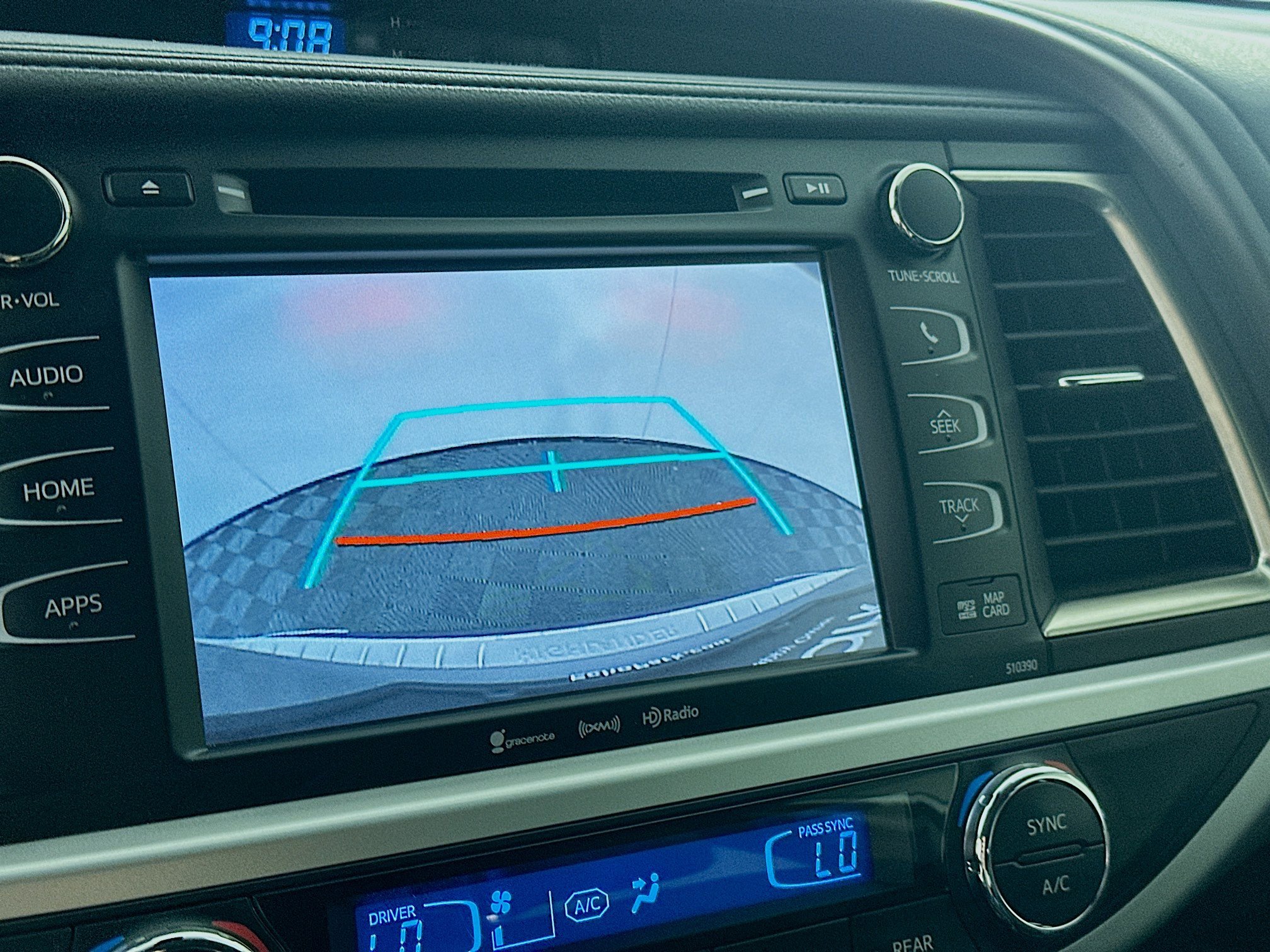 Used 2019 Toyota Highlander XLE FWD image 23