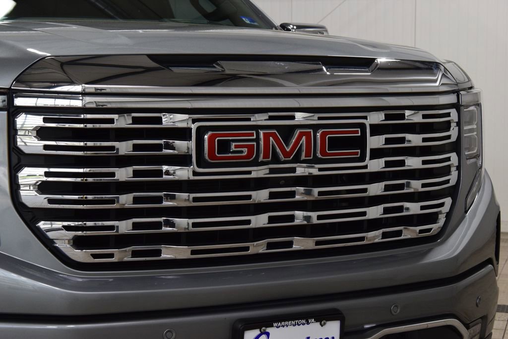 Used 2023 GMC Sierra 1500 Denali w/ Technology Package AWD/4WD image 11