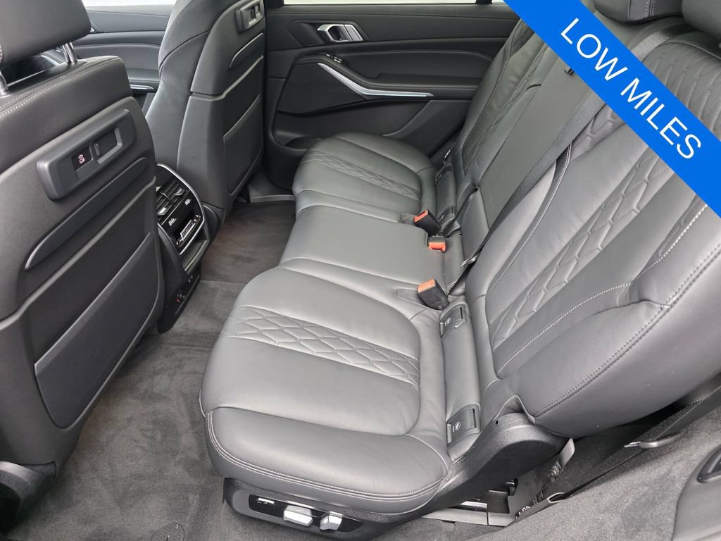 Used 2021 BMW X7 xDrive40i w/ Executive Package 2 AWD/4WD image 14