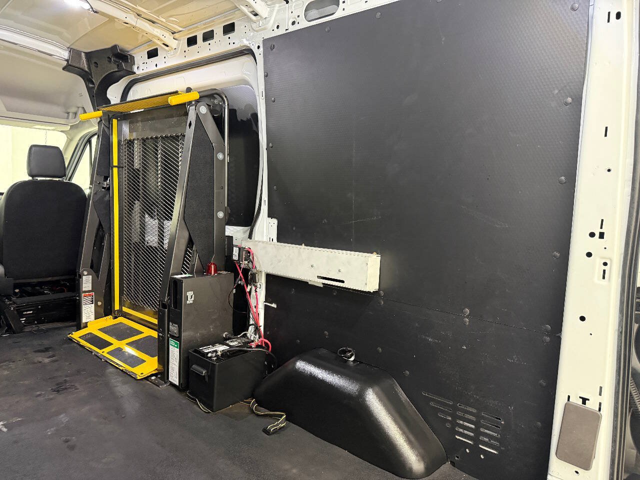 Used 2020 Ford Transit 250 Medium Roof RWD image 86