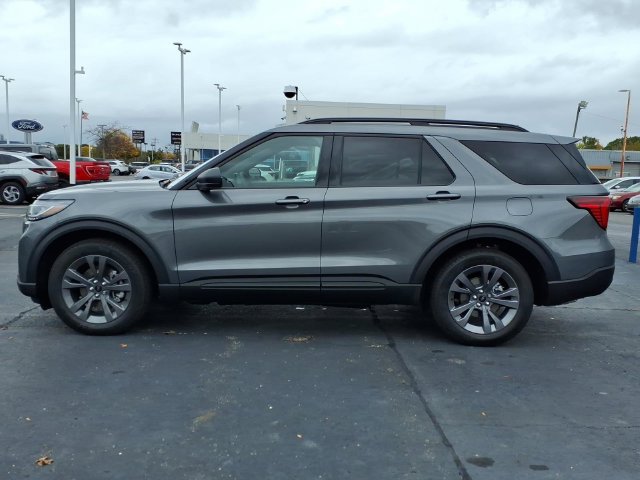 Used 2027 Ford Explorer Active w/ Active Comfort Package AWD/4WD image 4