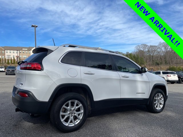 Used 2017 Jeep Cherokee Latitude w/ Comfort/Convenience Group image 5