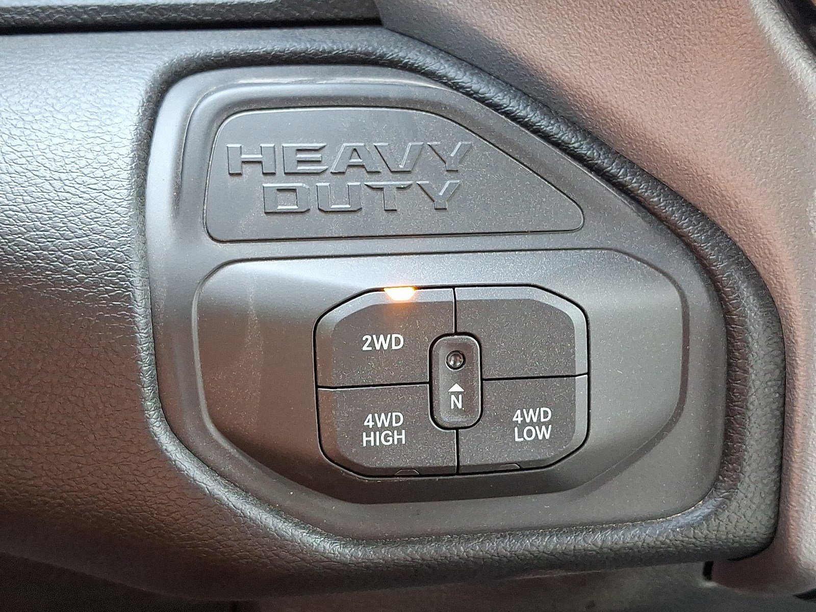 New 2025 RAM 2500 Laramie AWD/4WD image 14