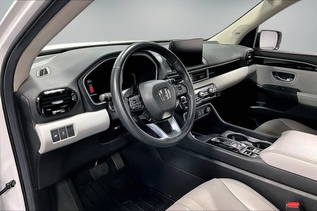 Used 2024 Honda Pilot Touring image 18