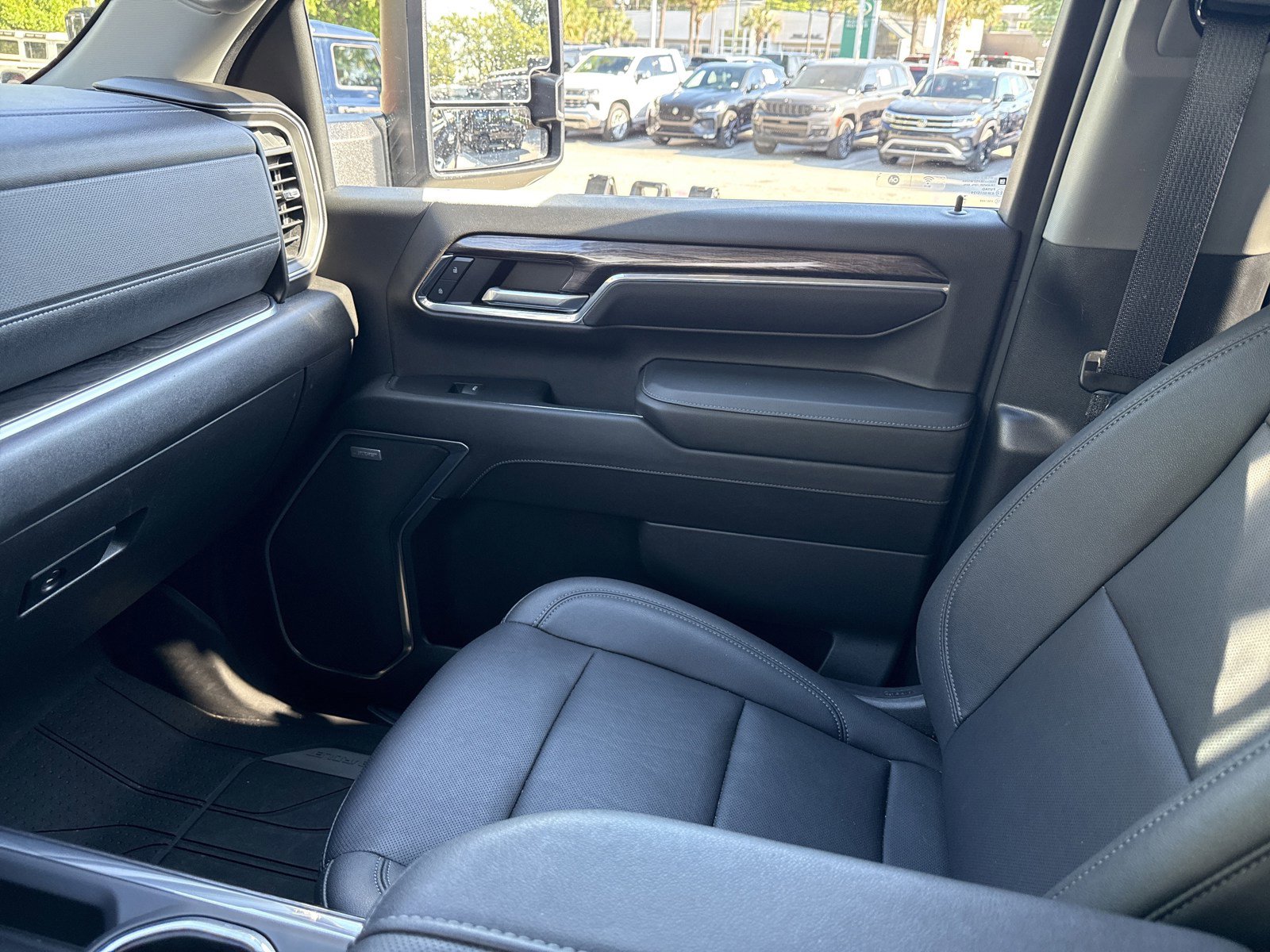 Used 2024 Chevrolet Silverado 2500 LTZ w/ LTZ Convenience Package AWD/4WD image 21