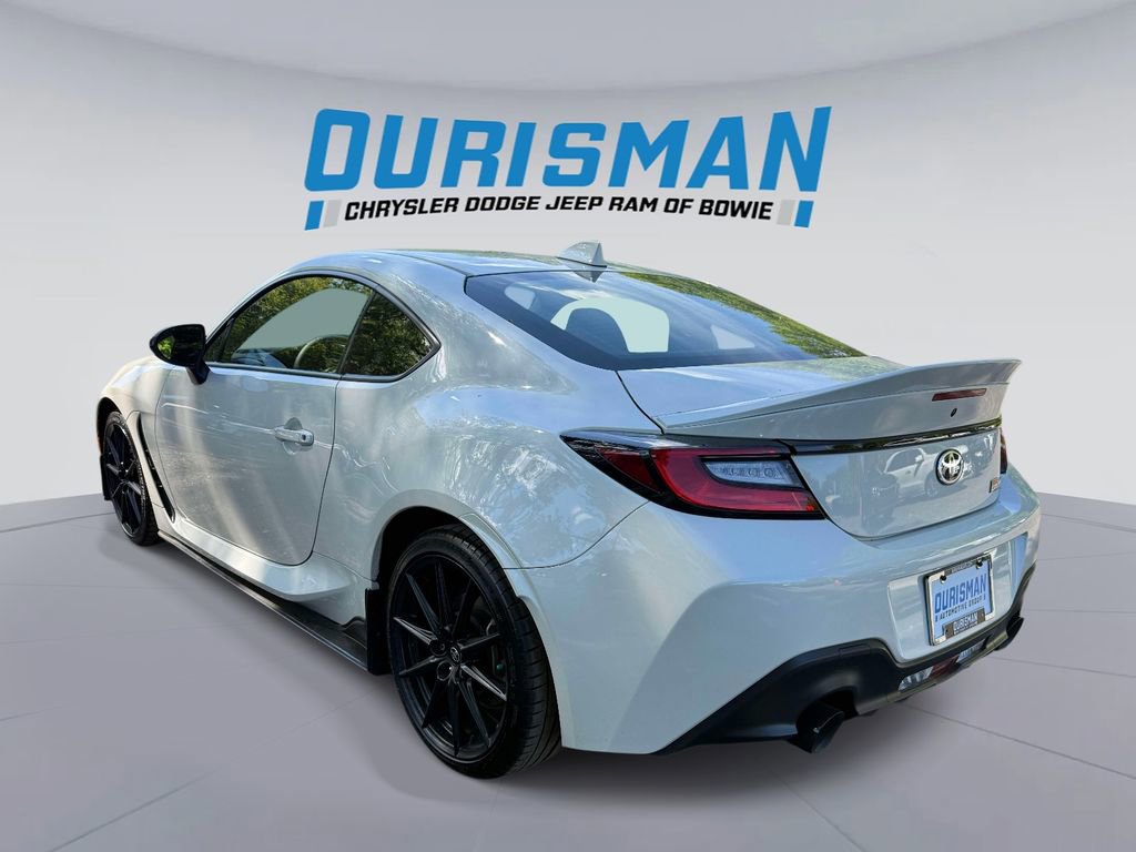 Used 2023 Toyota GR86 Premium w/ ALL Weather Mat Package (TMS) RWD image 4