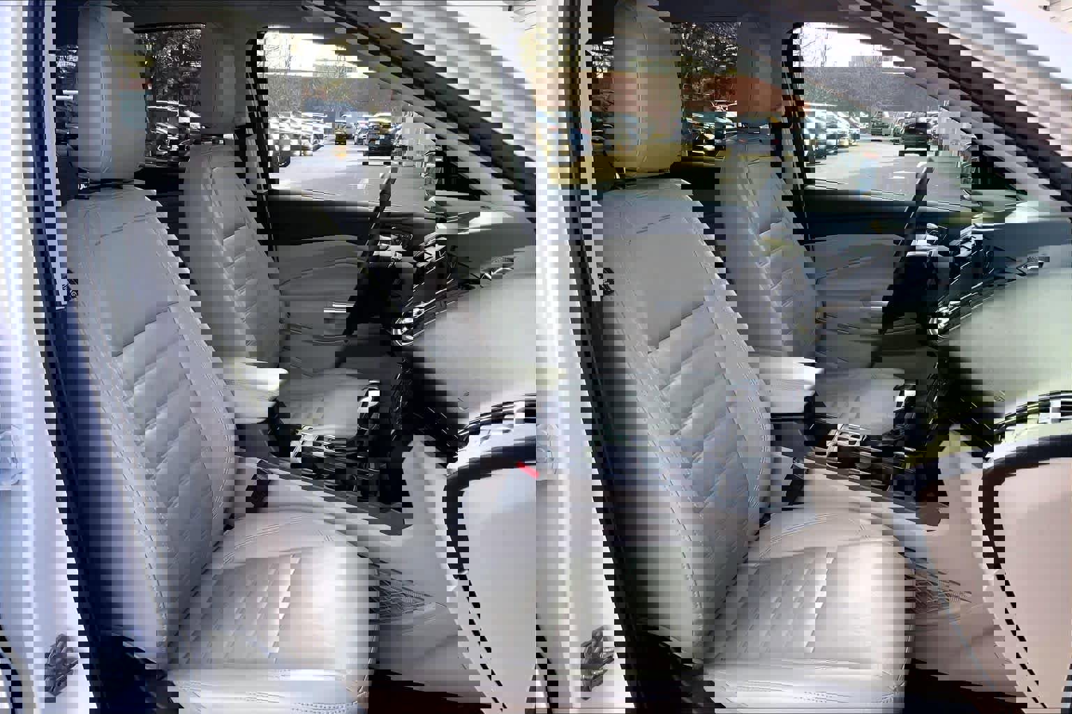 Used 2019 Ford Escape Titanium image 8