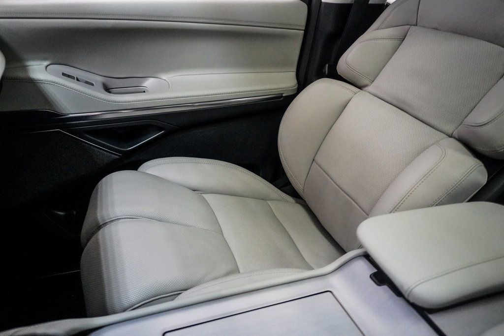 Used 2025 Lincoln Navigator L Reserve image 34