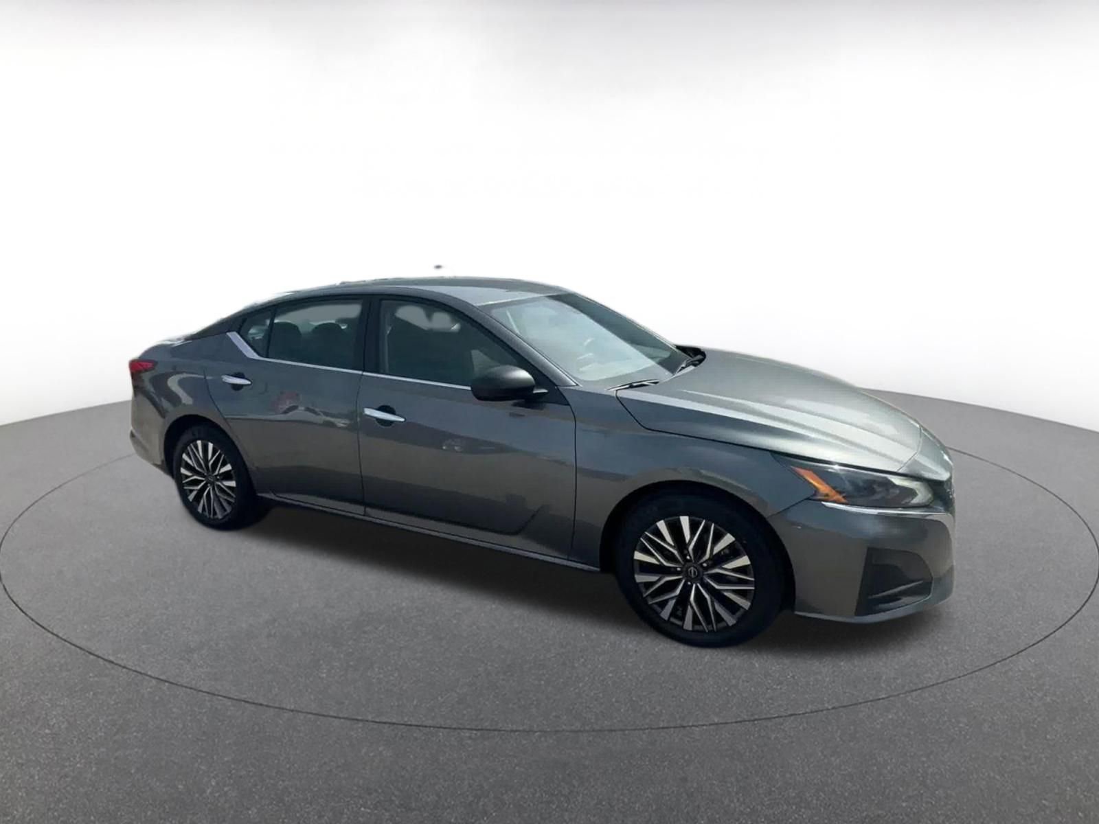 Used 2025 Nissan Altima 2.5 SV FWD video 2