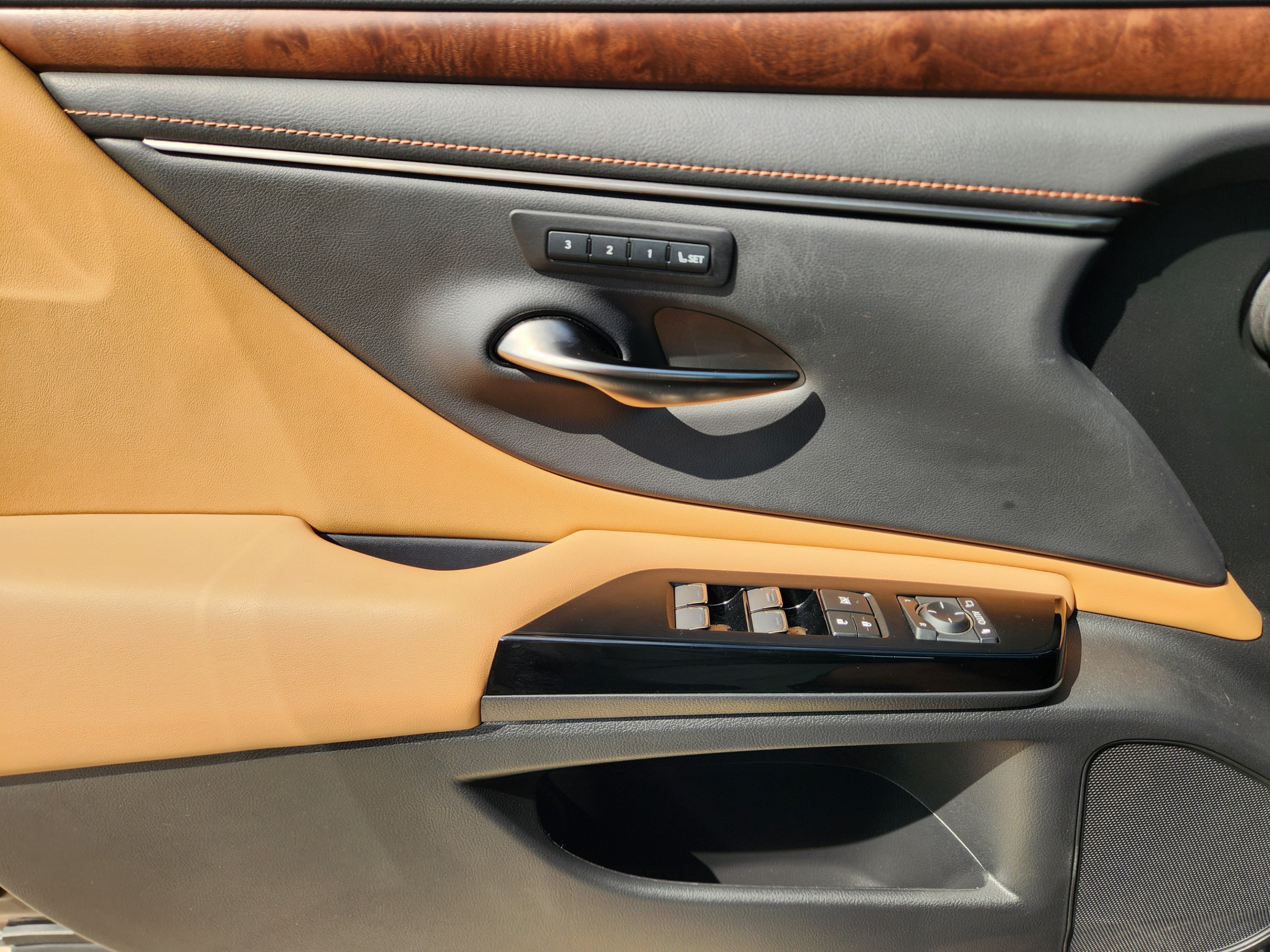 Certified 2022 Lexus ES 350 w/ Premium Package FWD image 20